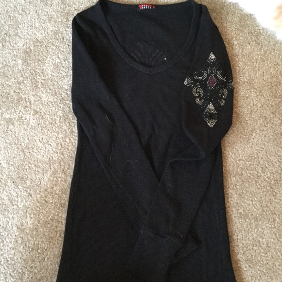 🔥 Price DROP long sleeve shirt with studs - Picture 2 of 3